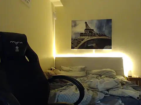 Snapshot of amydamarw chatting on 02/04/26, 05:19 amydamarw online show from 02/04/26, 05:19