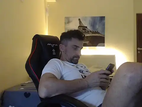 Snapshot of amydamarw chatting on 02/07/26, 06:11 amydamarw online show from 02/07/26, 06:11