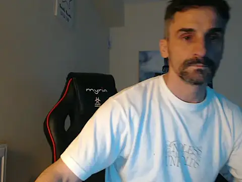 Snapshot of amydamarw chatting on 02/11/26, 06:57 amydamarw online show from 02/11/26, 06:57