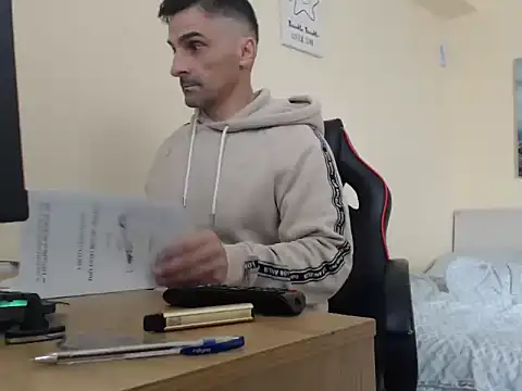 Snapshot of amydamarw chatting on 02/20/26, 10:49 amydamarw online show from 02/20/26, 10:49