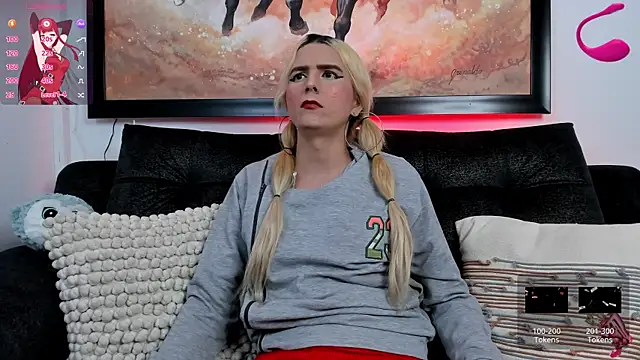 Snapshot of shannel__queen chatting on 02/06/25, 02:22 shannel queen online show from 02/06/25, 02:22