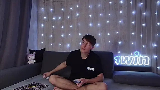 Snapshot of wineandboobss chatting on 12/16/24, 02:16 wineandboobss online show from 12/16/24, 02:16