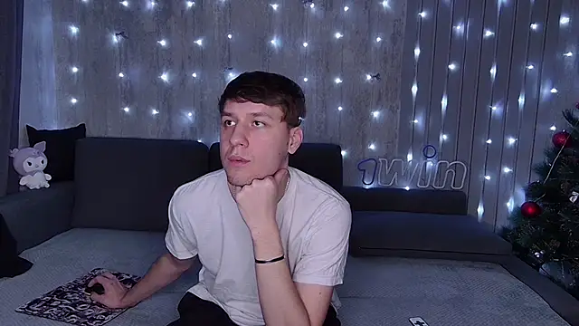 Snapshot of wineandboobss chatting on 12/26/24, 03:42 wineandboobss online show from 12/26/24, 03:42