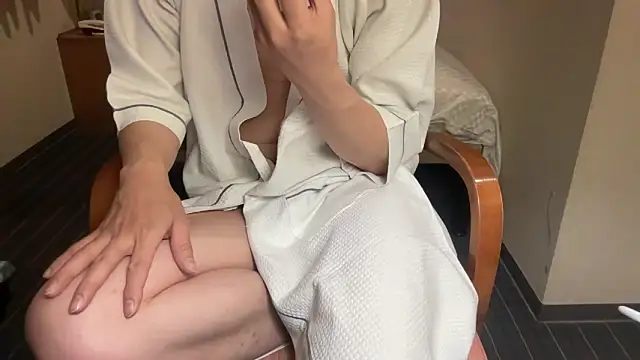 atom0407 online show from 02/19/25, 02:34