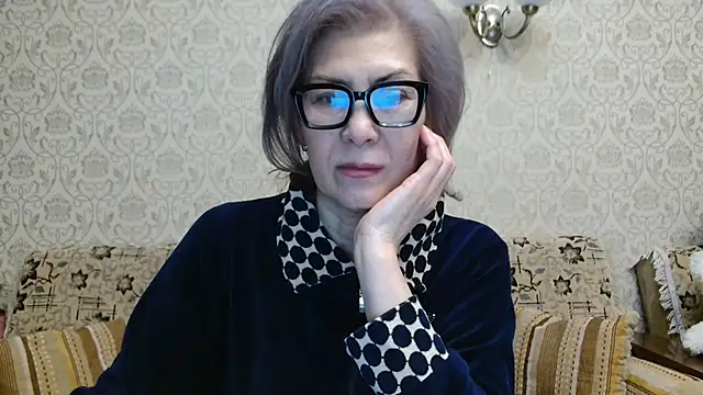 Elegant00Lady online show from 10/13/25, 05:24