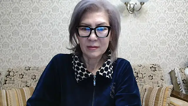 Elegant00Lady online show from 10/15/25, 02:28