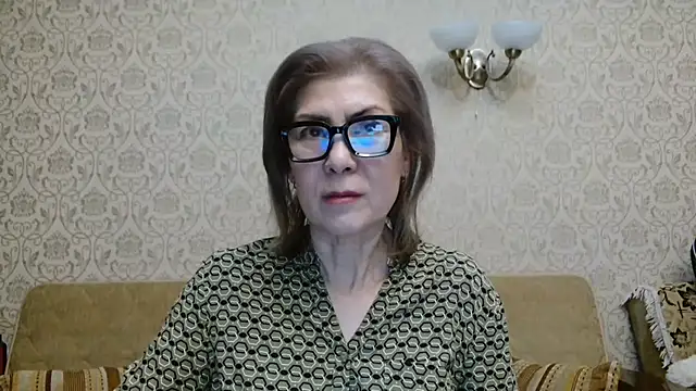 Elegant00Lady online show from 11/28/25, 01:25