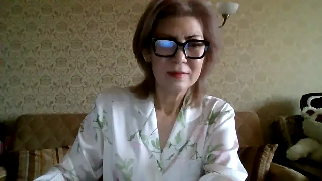 Elegant00Lady online show from 12/16/25, 04:17