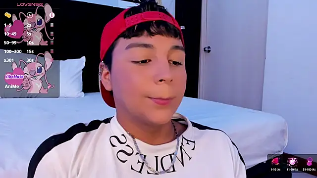 Snapshot of Seductivo_jr chatting on 02/18/25, 05:20 Seductivo jr online show from 02/18/25, 05:20
