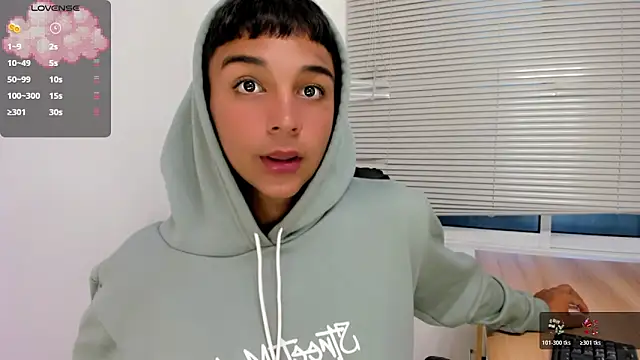 Snapshot of Seductivo_jr chatting on 11/04/25, 08:41 Seductivo jr online show from 11/04/25, 08:41