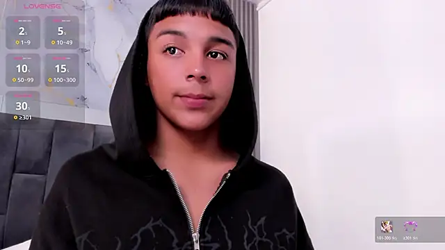 Snapshot of Seductivo_jr chatting on 02/15/26, 03:47 Seductivo jr online show from 02/15/26, 03:47