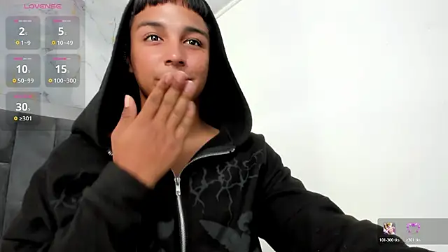 Snapshot of Seductivo_jr chatting on 02/15/26, 07:51 Seductivo jr online show from 02/15/26, 07:51