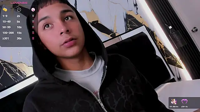 Snapshot of Seductivo_jr chatting on 02/26/26, 05:17 Seductivo jr online show from 02/26/26, 05:17