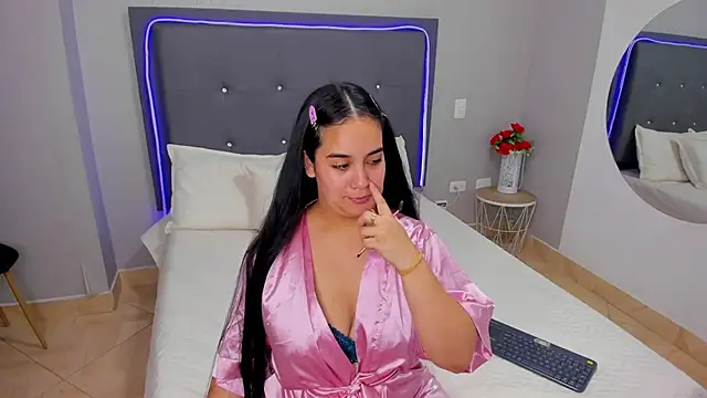 Snapshot of emma_lye chatting on 03/03/25, 10:10 emma lye online show from 03/03/25, 10:10