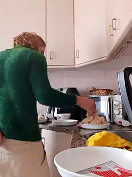 Snapshot of Greacky chatting on 12/05/24, 09:39 Greacky online show from 12/05/24, 09:39