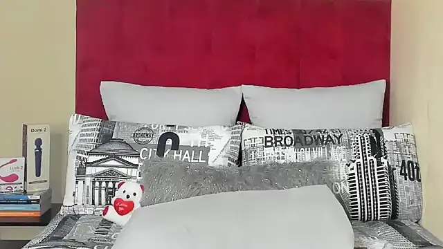 Snapshot of TAWELA998 chatting on 03/14/25, 08:06 TAWELA998 online show from 03/14/25, 08:06