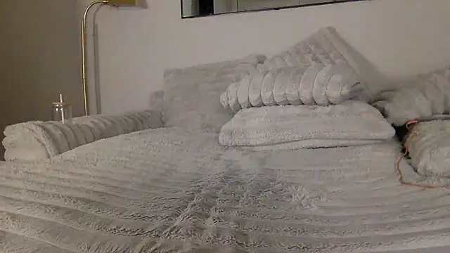 Snapshot of deliciousdearra69 chatting on 12/14/25, 04:29 deliciousdearra69 online show from 12/14/25, 04:29