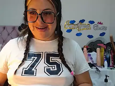 lanaqueen699 online show from 02/11/25, 06:22