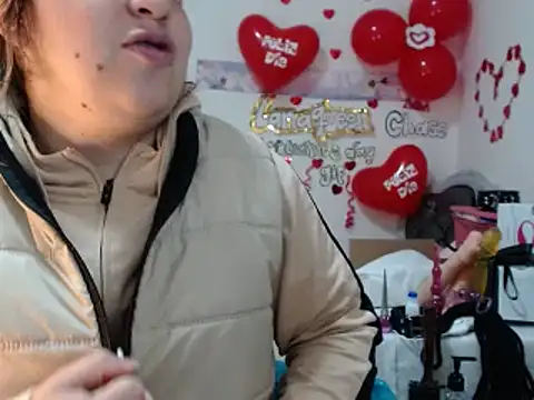 lanaqueen699 online show from 02/17/25, 12:27