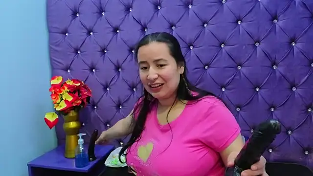 NaomyPrinces online show from 10/06/25, 02:25