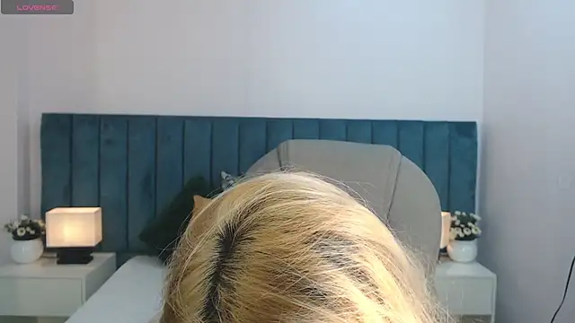 april bunnyy online show from 11/15/25, 07:43