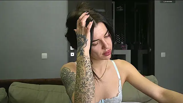 Snapshot of Alice_melice chatting on 02/16/25, 06:43 Alice melice online show from 02/16/25, 06:43