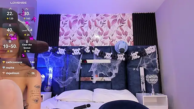 Larabrooks online show from 10/25/25, 08:00