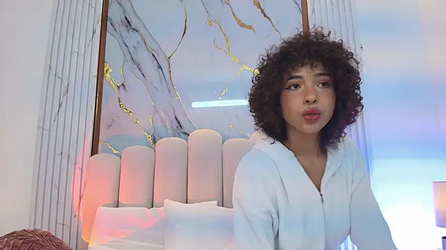 OSHUN  online show from 02/08/25, 01:11