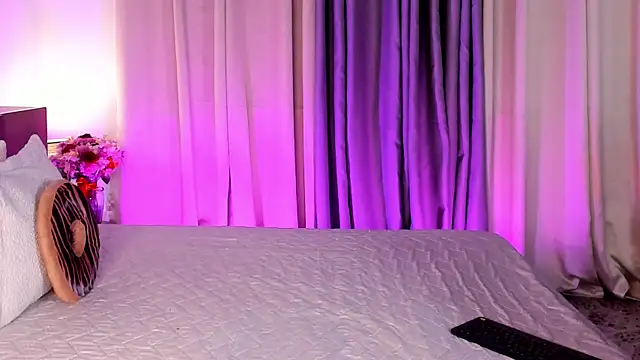 Snapshot of lynda_west chatting on 02/10/25, 04:52 lynda west online show from 02/10/25, 04:52