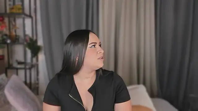 Snapshot of lynda_west chatting on 11/25/25, 04:34 lynda west online show from 11/25/25, 04:34