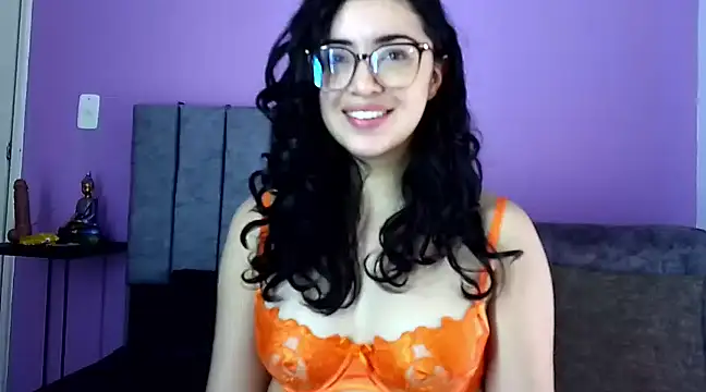 Snapshot of EvoletFMK chatting on 01/22/25, 01:21 EvoletFMK online show from 01/22/25, 01:21