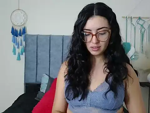 Snapshot of EvoletFMK chatting on 09/23/25, 03:04 EvoletFMK online show from 09/23/25, 03:04