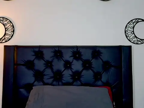 Snapshot of EvoletFMK chatting on 10/06/25, 05:32 EvoletFMK online show from 10/06/25, 05:32