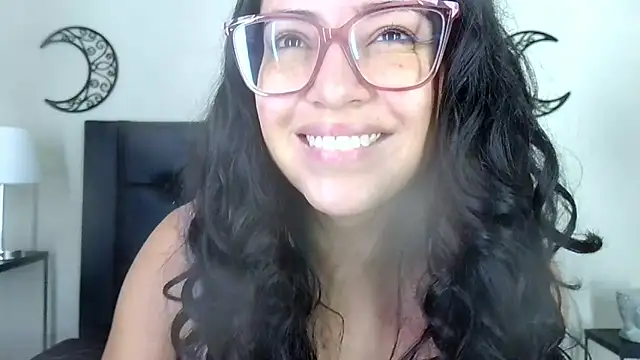 Snapshot of EvoletFMK chatting on 10/26/25, 11:05 EvoletFMK online show from 10/26/25, 11:05