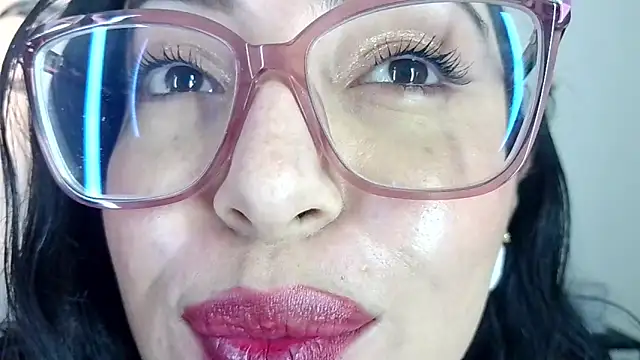 Snapshot of EvoletFMK chatting on 11/13/25, 06:29 EvoletFMK online show from 11/13/25, 06:29