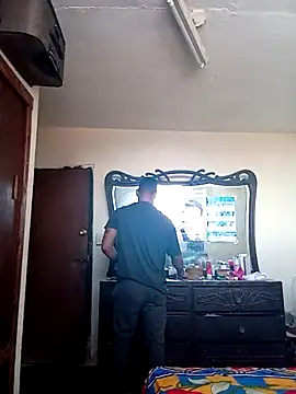 Snapshot of adriel_perez chatting on 10/21/25, 02:07 adriel perez online show from 10/21/25, 02:07