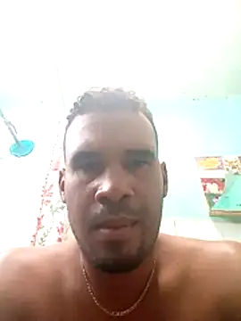 Snapshot of adriel_perez chatting on 11/14/25, 03:11 adriel perez online show from 11/14/25, 03:11