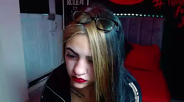 Violettasquirt online show from 01/25/25, 01:41