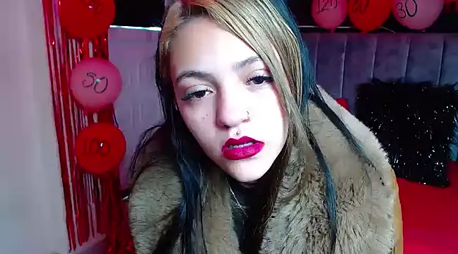 Violettasquirt online show from 02/18/25, 02:38