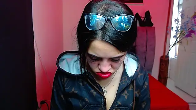 Violettasquirt online show from 10/21/25, 01:34