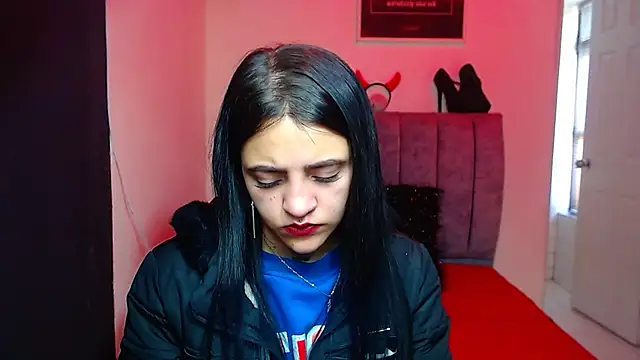 Violettasquirt online show from 10/24/25, 01:18