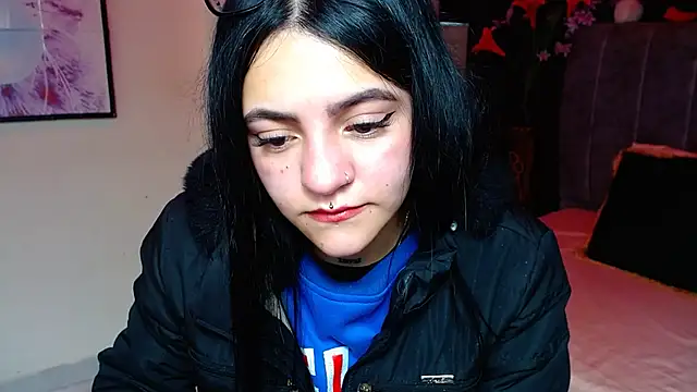 Violettasquirt online show from 11/28/25, 01:47