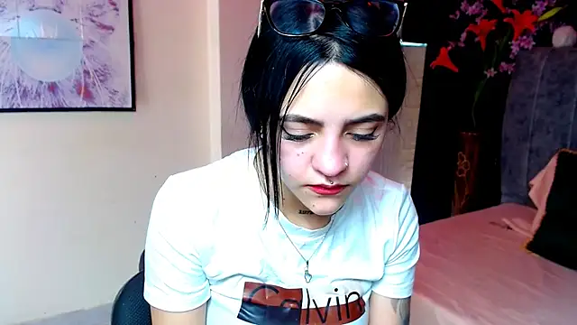 Violettasquirt online show from 11/29/25, 02:09