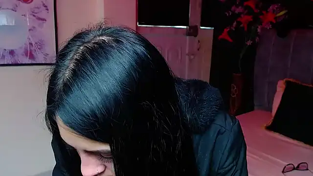 Violettasquirt online show from 12/05/25, 01:42