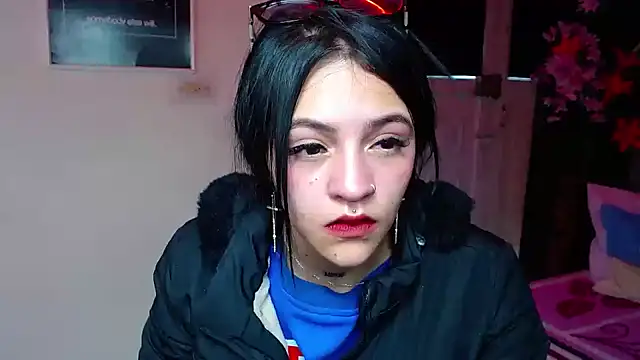 Snapshot of Violettasquirt chatting on 01/13/26, 01:27 Violettasquirt online show from 01/13/26, 01:27