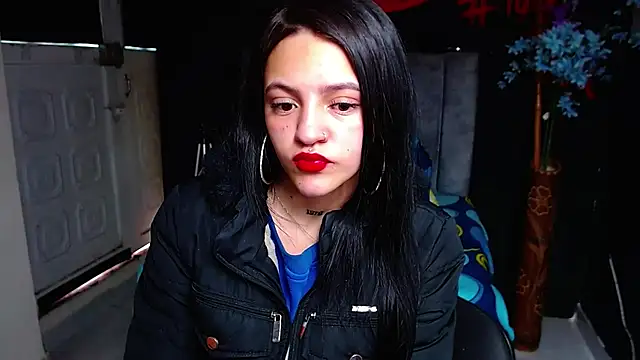 Snapshot of Violettasquirt chatting on 03/11/26, 01:39 Violettasquirt online show from 03/11/26, 01:39