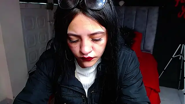 Snapshot of Violettasquirt chatting on 03/20/26, 01:38 Violettasquirt online show from 03/20/26, 01:38