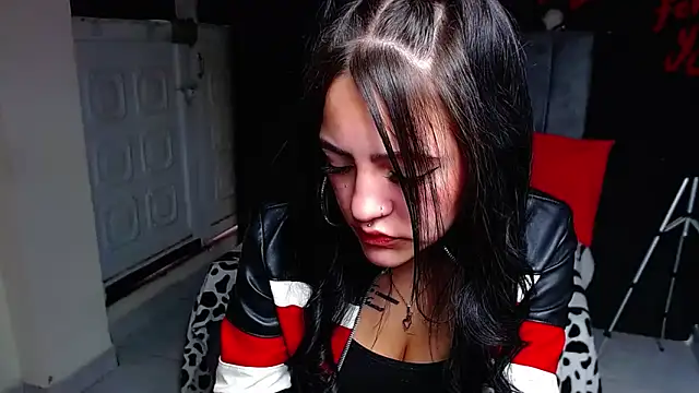 Snapshot of Violettasquirt chatting on 03/28/26, 01:43 Violettasquirt online show from 03/28/26, 01:43