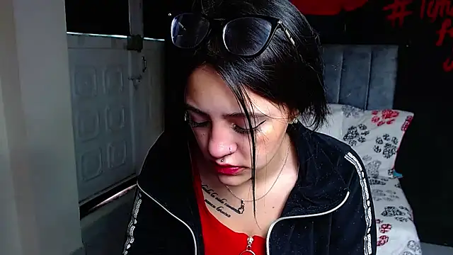 Snapshot of Violettasquirt chatting on 04/01/26, 01:41 Violettasquirt online show from 04/01/26, 01:41