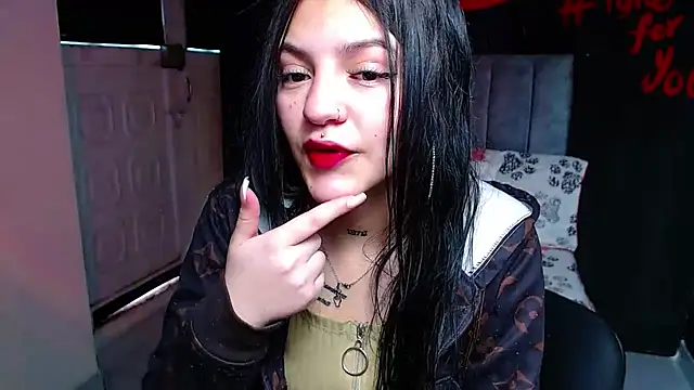 Snapshot of Violettasquirt chatting on 04/08/26, 01:33 Violettasquirt online show from 04/08/26, 01:33